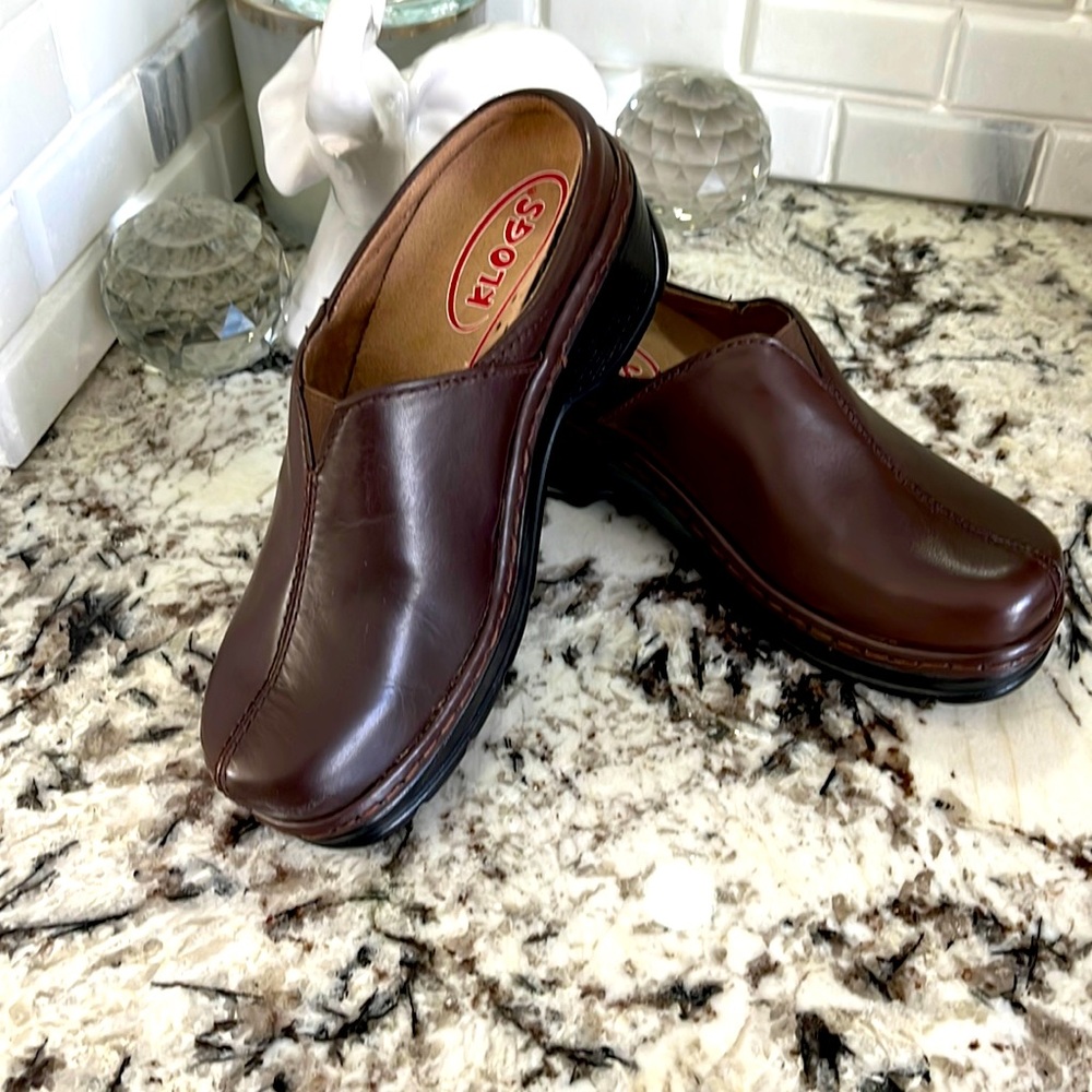 Leather Klogs brand new brown coffee, smooth size 7 medium style Como